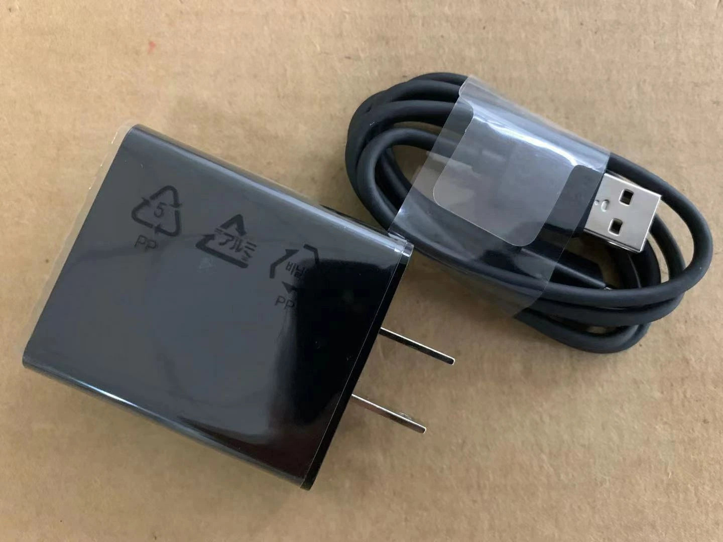 Applicable for YOGA Book YB1-X90F YB1-X91 Power Charger 12V2A