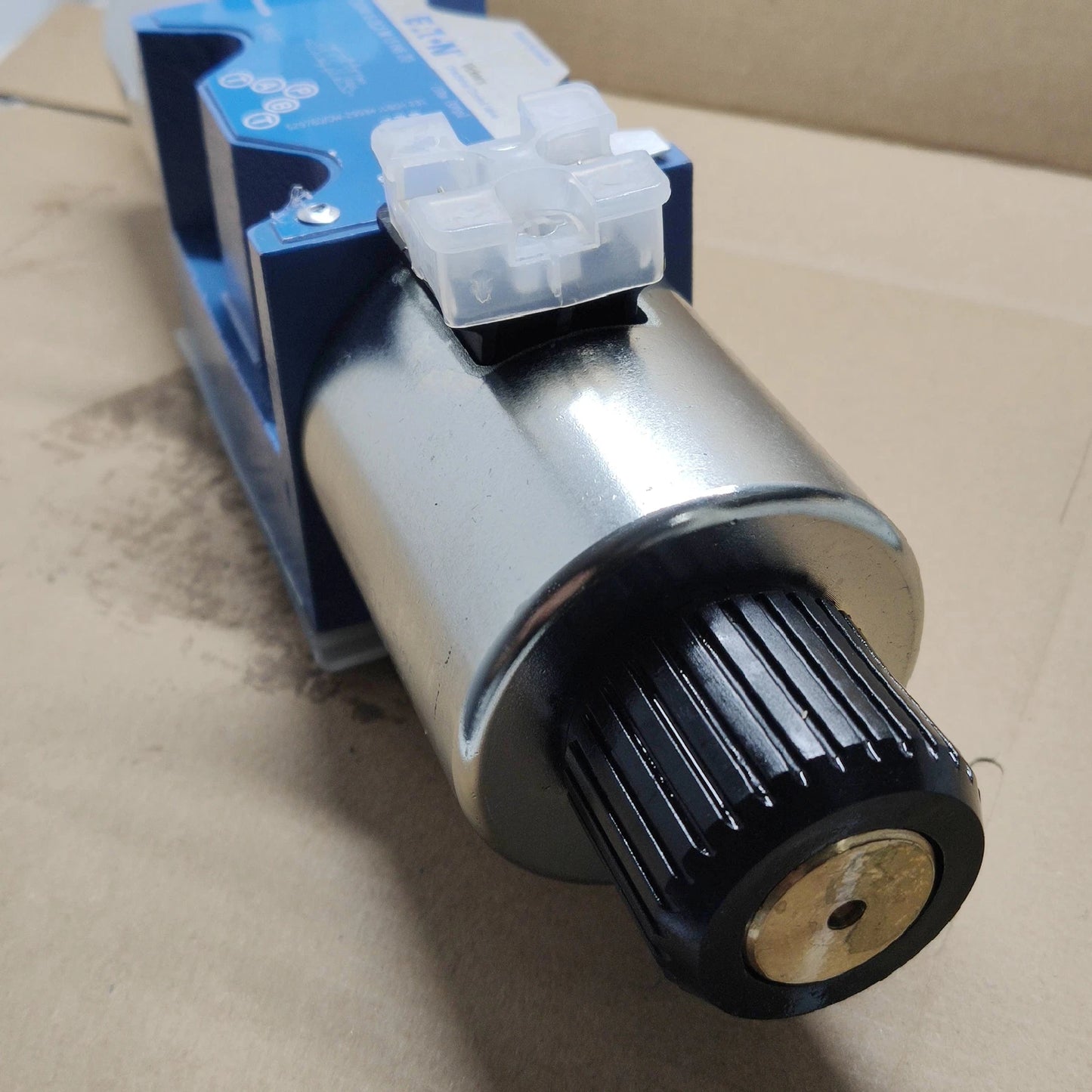 1PC DG4V-5-2CJ-M-U-H6-20 DG4V52CJMUH620 DG4V 5 2CJ M U H6 20 /   valve