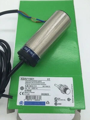 1PC  Schneider XSA-V11801 XSAV11801 Proximity Switch Speed Sensor #P