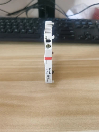 1PCS   AUXILIARY CONTACT 1NO+1NC  HK-11 1SAM101901R0001