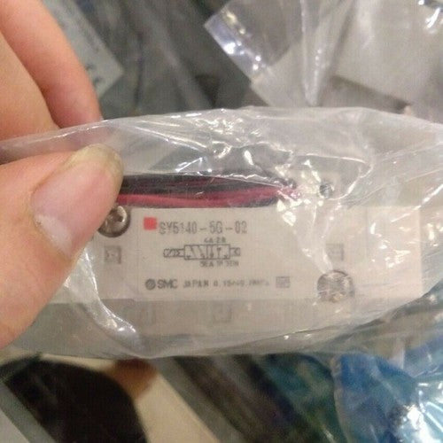 one   SMC SY5140-5G-02 Solenoid Valve Free shipping