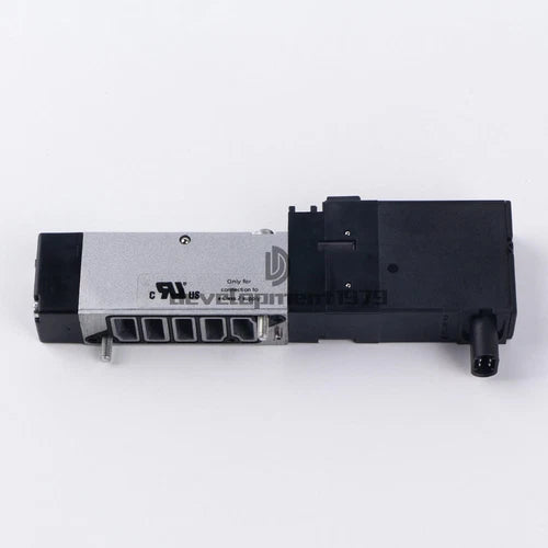 1PC   MT2H-5/2-4,0-L-S-VI-B 159452 solenoid valve