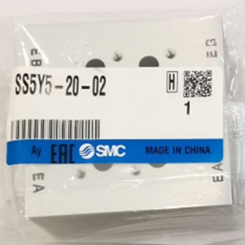 one   SMC SS5Y5-20-02 solenoid valve plate Free shipping