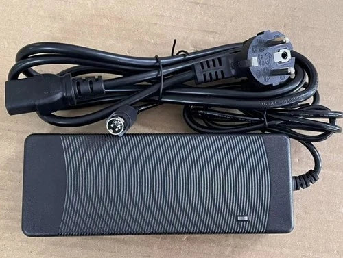 QTY:1 4-pin plug power supply