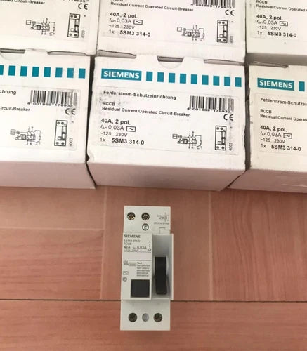 1pc  Circuit Breakers   5SM3 314-0 2P 40A
