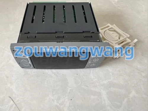 1X  Temperature Controller   XR75CX-5N6I3