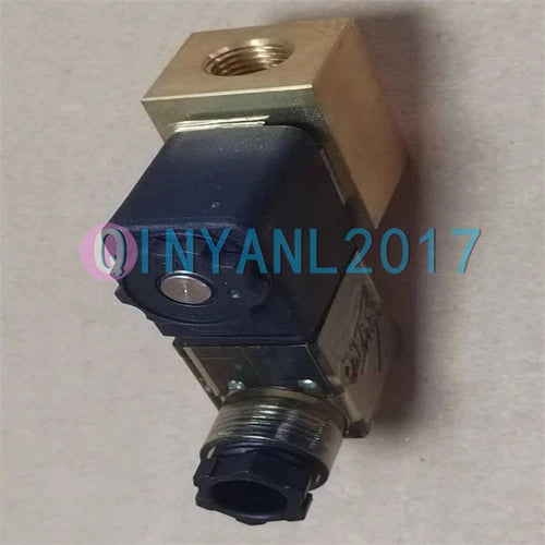 1PCS PU220AR-02 DC24V SHAKO solenoid valve