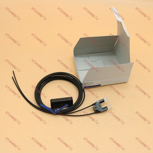 1PC OMRON  PLC Photoelectric Switch Fiber Unit E32-G14 E32G14 spot stock