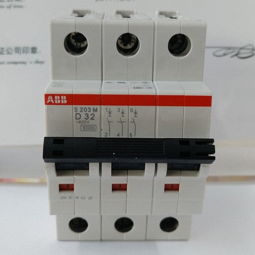 one   ABB S203M-D32 S203MD32 Isolation switch spot stock