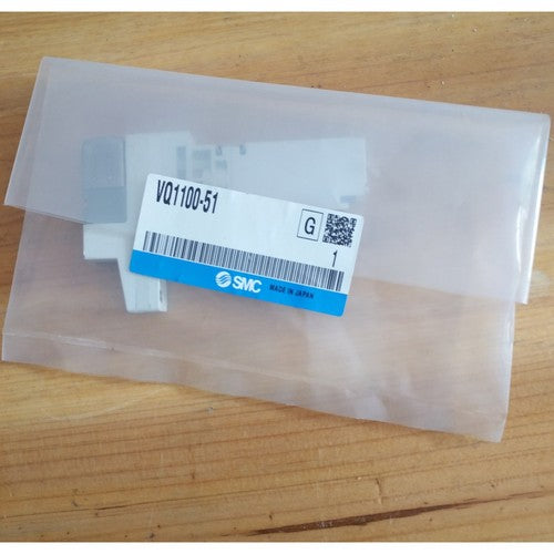ONE  SMC VQ1100-51 VQ1100-51 solenoid valve Free shipping