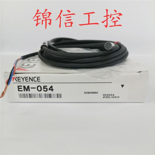 1Pcs KEYENCE EM-054 Proximity sensor