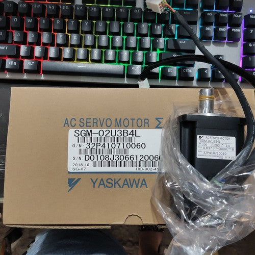 1ps  yaskawa SGM-02U3B4L Servo Motor in box Fast Delivery