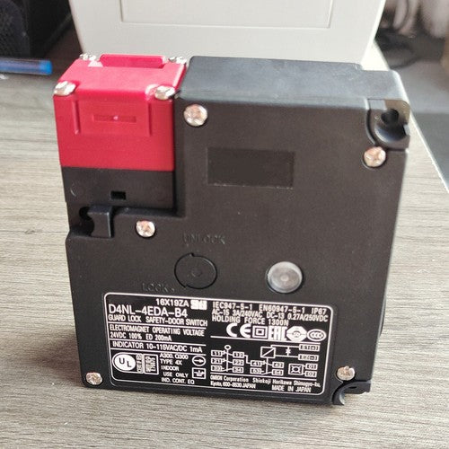 1PC OMRON  D4NL-4EDA-B4 electromagnetic lock safety door switch FAST SHIP
