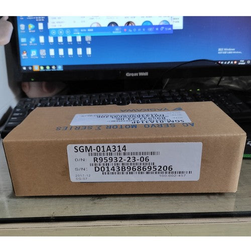 1ps  yaskawa for servo motor SGM-01A314 in box Fast Delivery