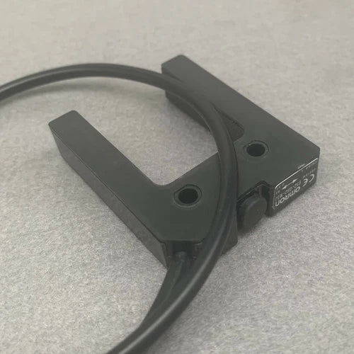 Qty:1pc E3ZG82 E3Z-G82 Photoelectric Switch Sensor