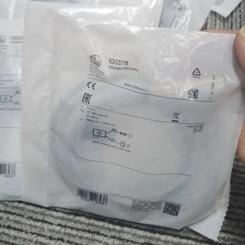 1PC  IFM IG0378 Proximity Sensor IG0378 Free Shipping