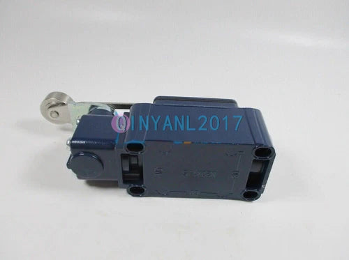 1PCS  Limit Switch Z4V7H335-11z-RVA-2272/2654