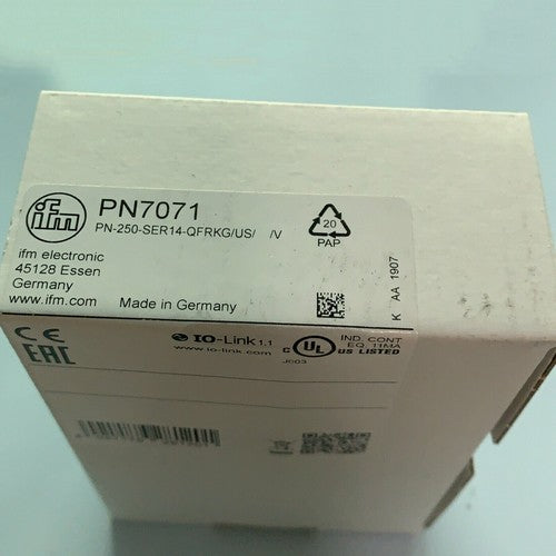 For IFM PN7071  pressure switch Free Shipping