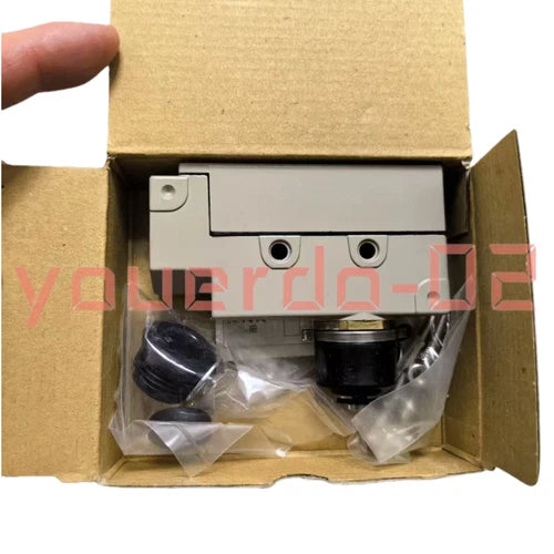 1 PC   Limit switch    ZE-NJ-2S