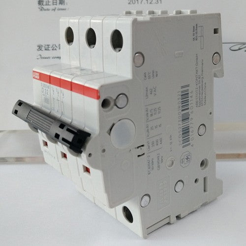 one   ABB S203M-D32 S203MD32 Isolation switch spot stock