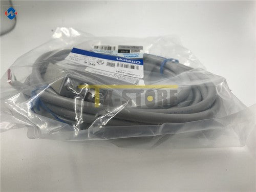 1PC  Omron Limit Switch D4C-4232 D4C4232