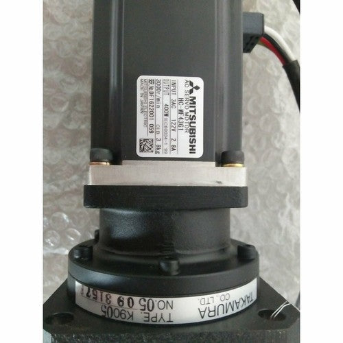 ONE  Mitsubishi In Box AC Servo Motor HC-MF43G1 1 year warranty