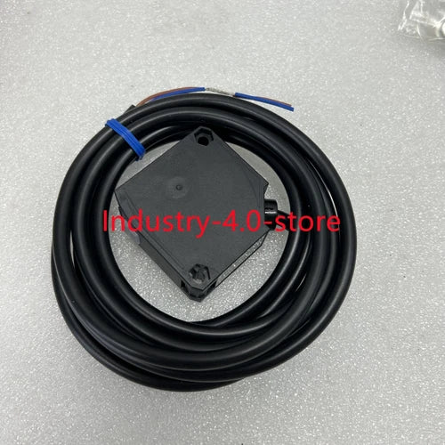 1PCS  E3JK-TR11 2M   Sensor