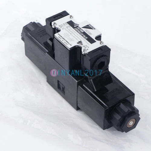 1PCS    KSO-G02-2DA-30-E Solenoid Valve