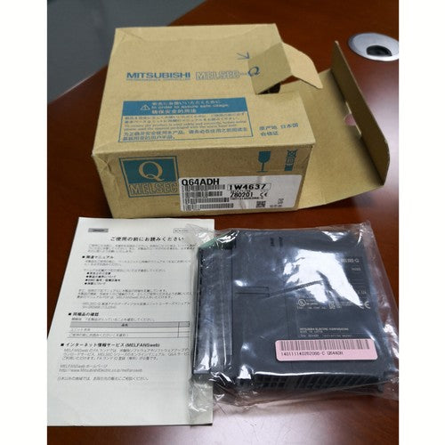 Mitsubishi IN BOX Q64ADH Q64ADH Analog output module free shipping
