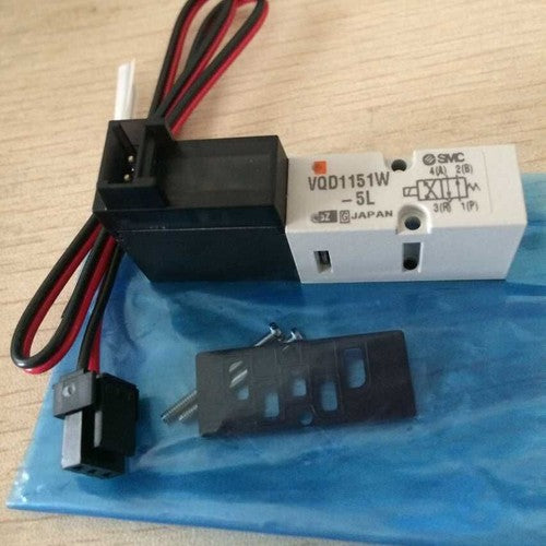 ONE  SMC VQD1151W-5L Solenoid Valve VQD1151W-5L Free shipping