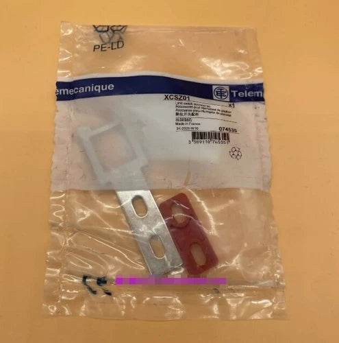 1PCS FOR  plug-in safety switch insert XCSZ01