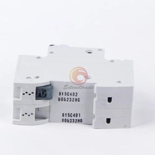 1PC  Circuit Breaker   5SY5204-7CC 2P 4A