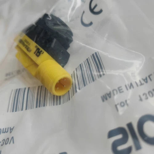 1 PCS For  Photoelectric Sensors  HTB18-P4A2BB 1073431