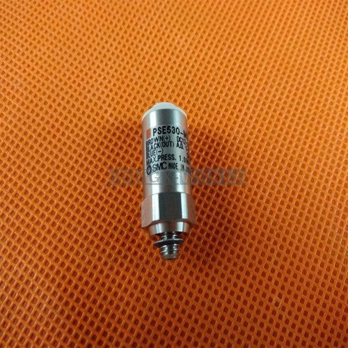 1PCS  SMC PSE530-M5 PSE530M5 Pressure Switch