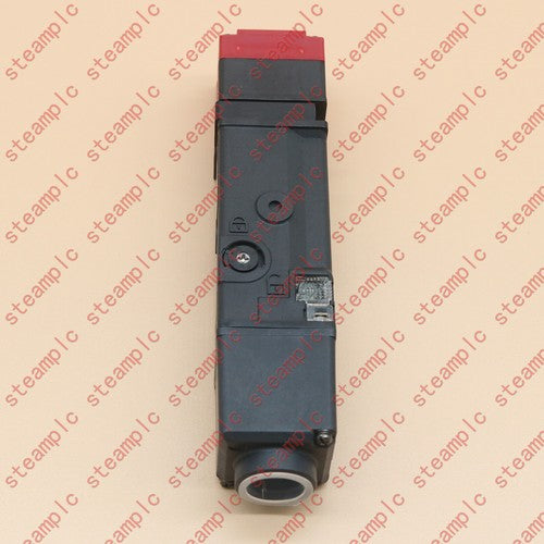1pcs  D4SL-N2NFG-D Guard Lock safety door switch spot stocks