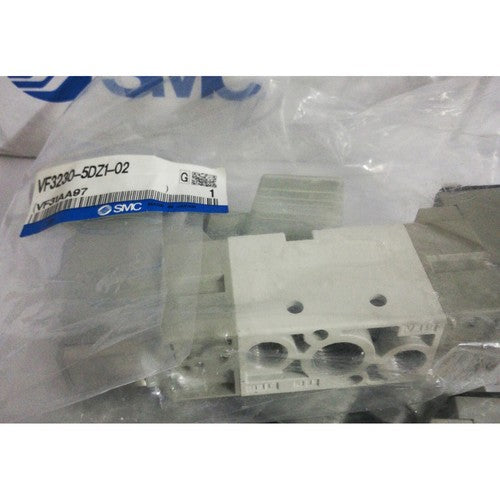 ONE   SMC VF3230-5DZ1-02 Solenoid Valve Free shipping