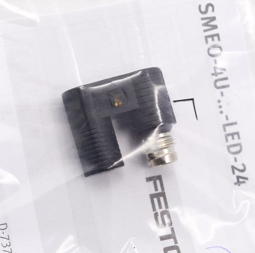 FESTO SMEO-4U-S-LED-24-B Proximity Sensor 151526 500Ma 10W