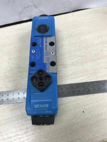 1PC   Solenoid Valve  DG4V-3-2N-M-U-H7-60