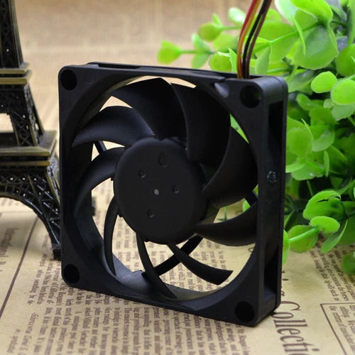 1PC For 4pin PWM Cooling Fan    PVA070E12N 12V 0.45A 70*70*15mm