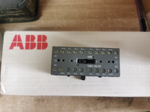 1PCS  ABB VB7-30-01 VB73001 Contactor 24 VAC