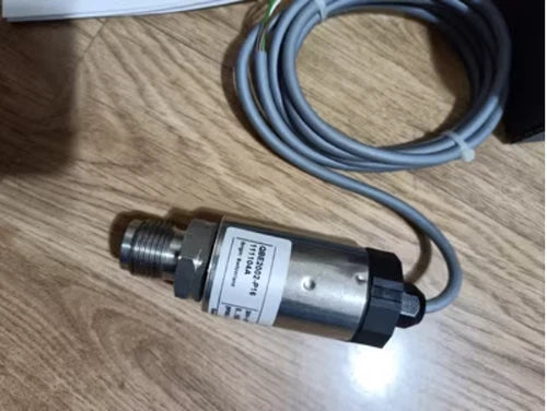1PC FIT FOR  QBE2002-P16 pressure sensor