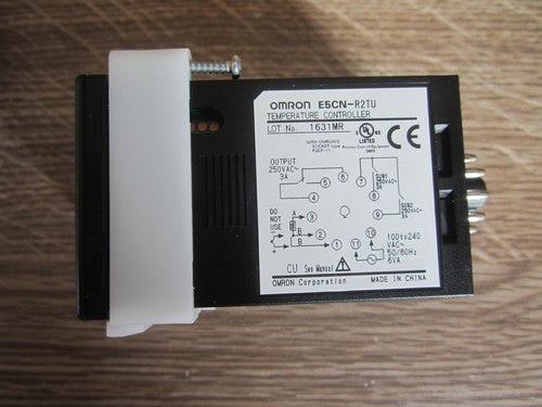 1PC OMRON  Temperature Controller E5CN-Q2TU 100-240VAC Fast Ship