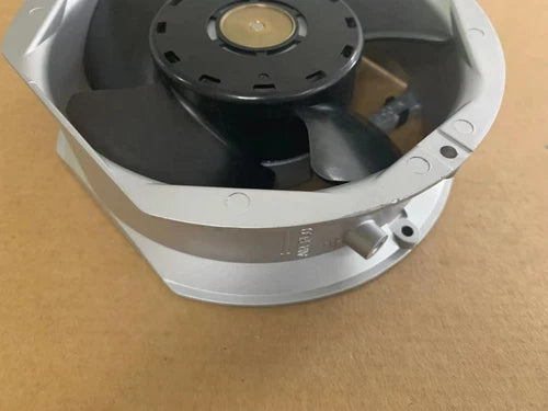 1PC  DC24V 0.58A 172*150*51MM 3pin 109E5724H502 fan