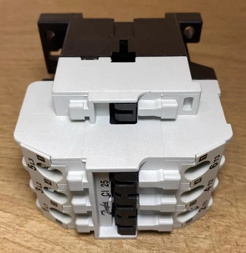 1PCS FIT FOR 037H405114    CI25 24V Contactor