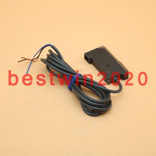 1PC  Omron E3X-DA11-N E3XDA11N 12-24VDC Photoelectric Sensor fast shipping