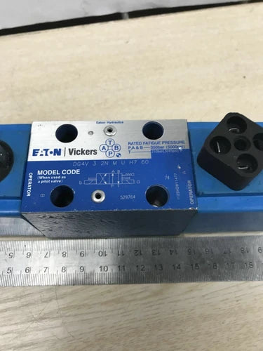 1PC   Solenoid Valve  DG4V-3-2N-M-U-H7-60