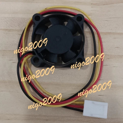 1PC  3-wire silent cooling fan  3010 MGT3005ZB-O10 5V 0.20A