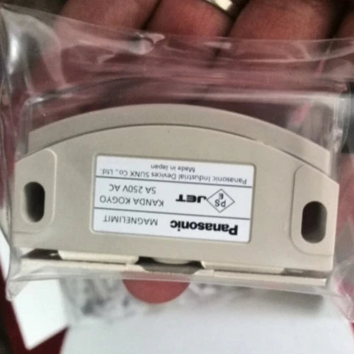 1PCS   Magnelimit Switch   AZC11013H