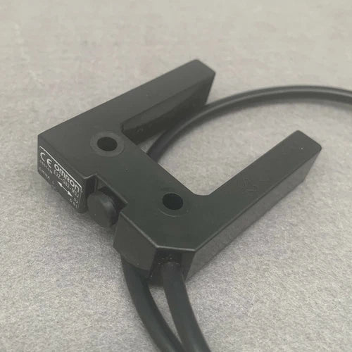 Qty:1pc E3ZG82 E3Z-G82 Photoelectric Switch Sensor
