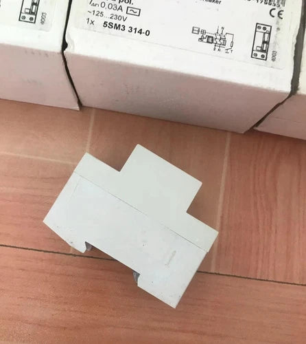 1pc  Circuit Breakers   5SM3 314-0 2P 40A